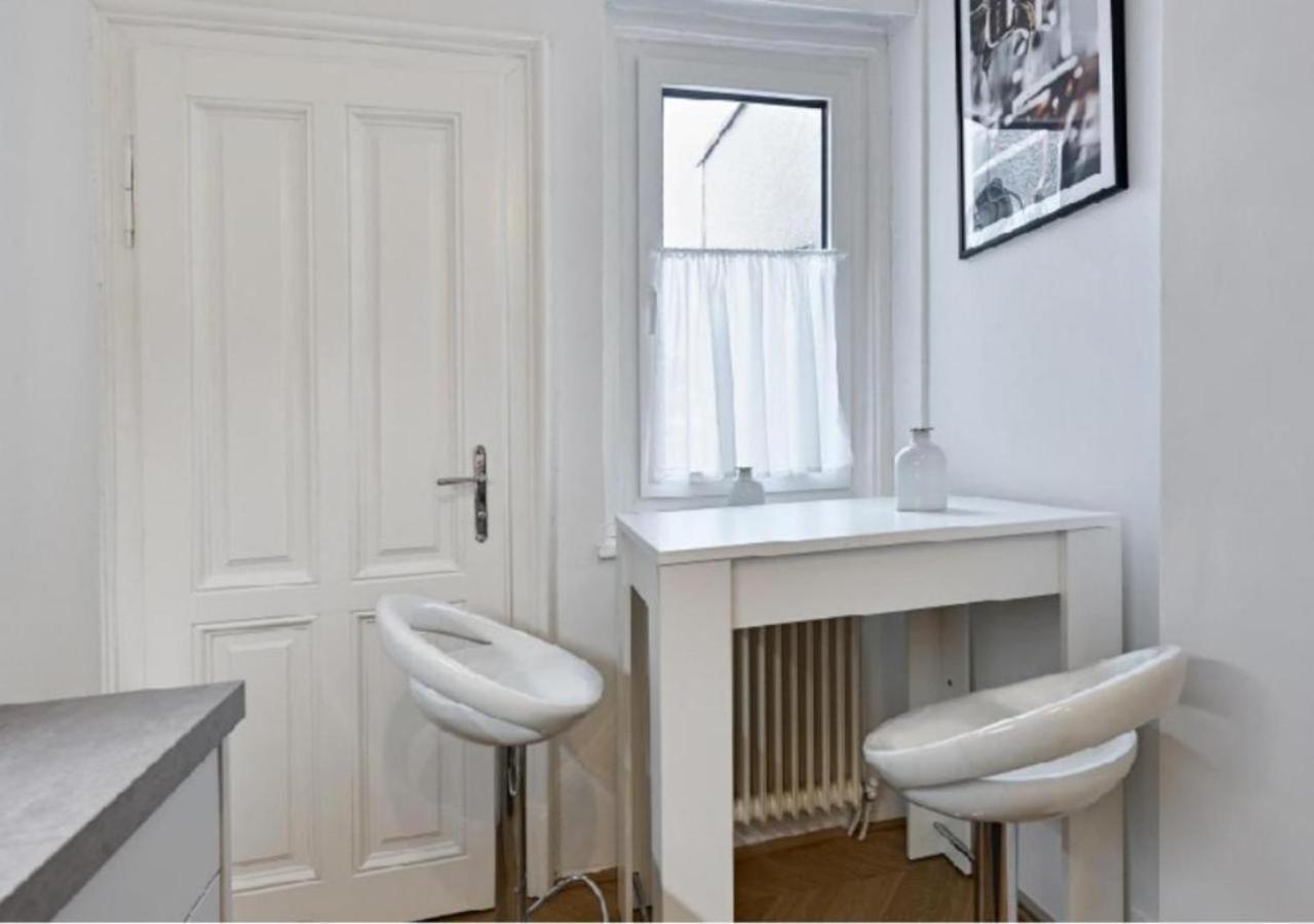 Luxurious, 2 Min To Casino And Roemertherme Apartamento Baden Exterior foto